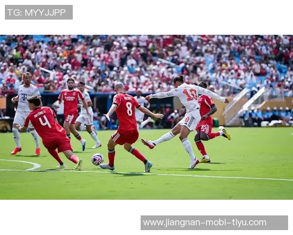 基亚拉将与拜仁签署新合同16岁小将成为俱乐部未来发展核心